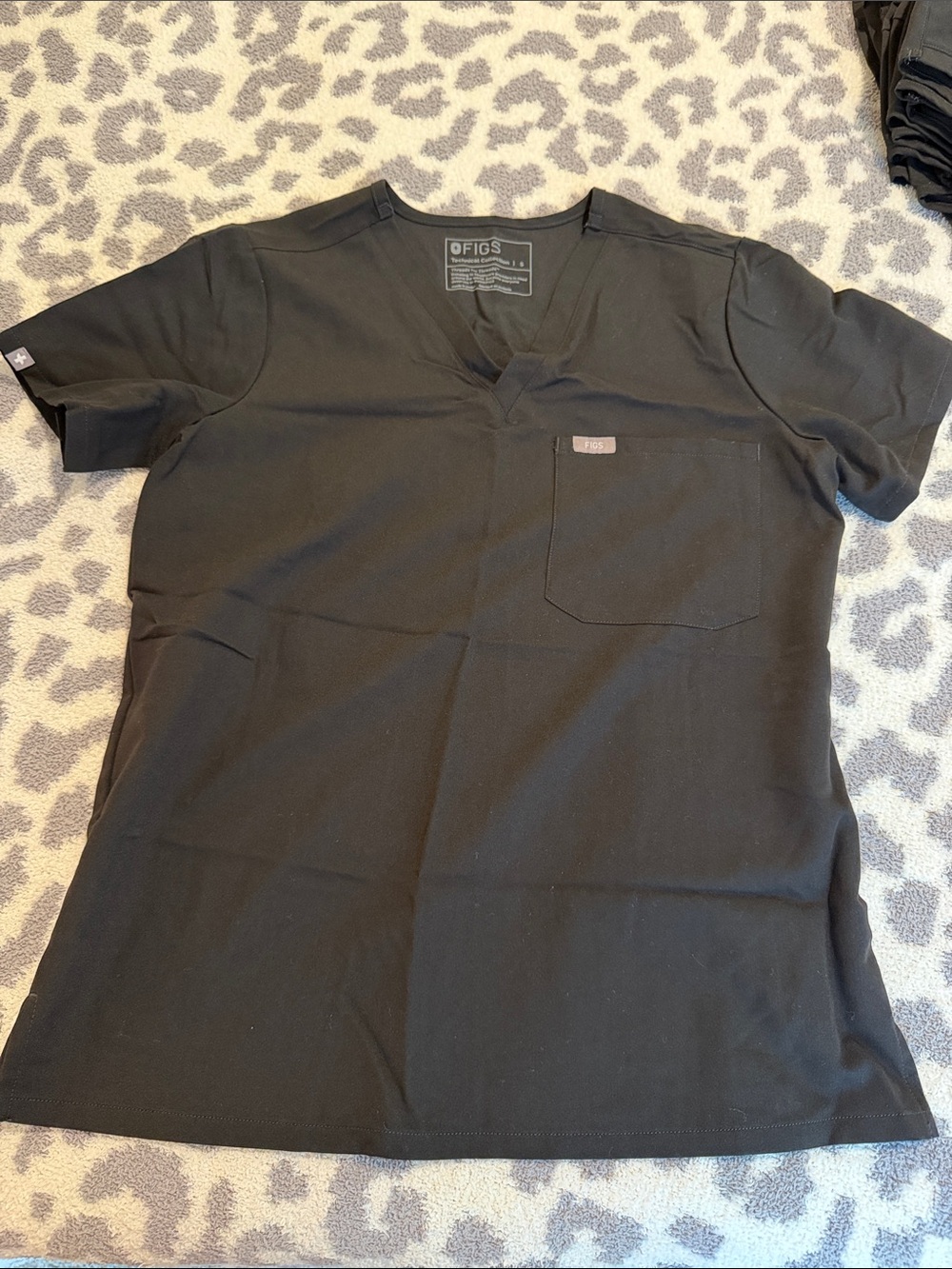 Figs Men’s Black V-Neck Scrub Top with Chest Pocket